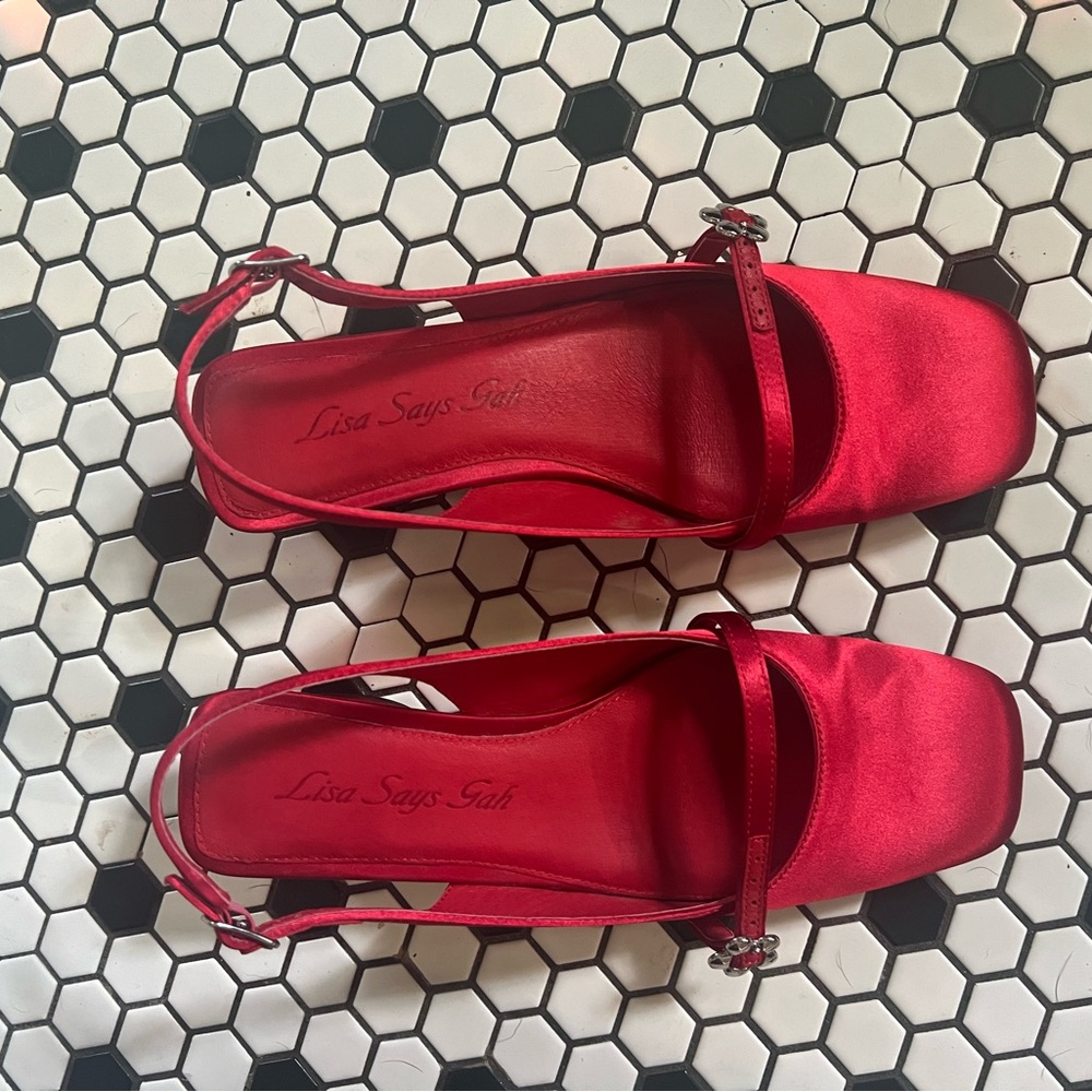 Lisa Says Gah Vibrant Red Satin Heels
